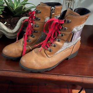 Sorel girls brown boots size 4